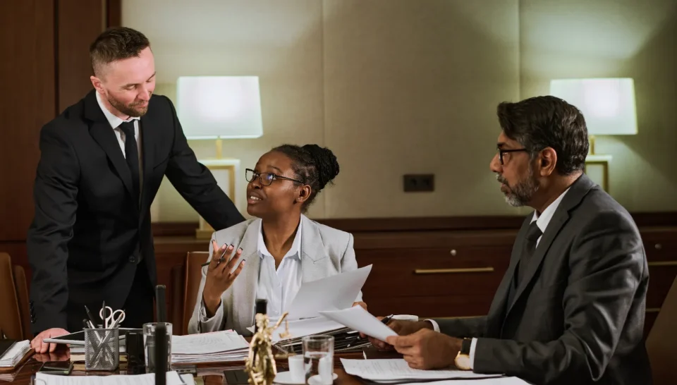 Что делать, если инвестор грозит уголовкой